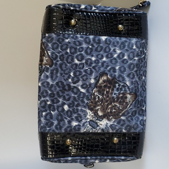 SMALL BOSTON BAG WITH SHOLDER STRAP ANIMAL PRINT - Picture 8 of 8